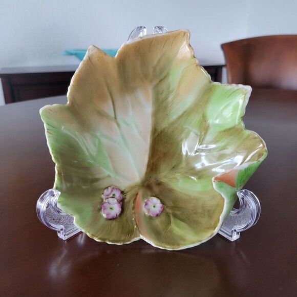 Vintage Chubu China Occupied Japan Leaf Shaped Dish - Picture 1 of 8